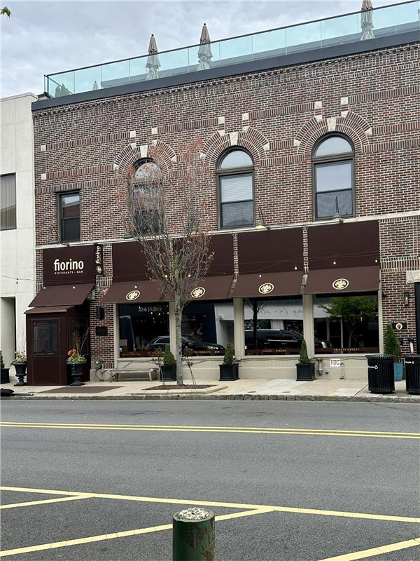Commercial awning and shade installation by SV Design, portfolio image 31