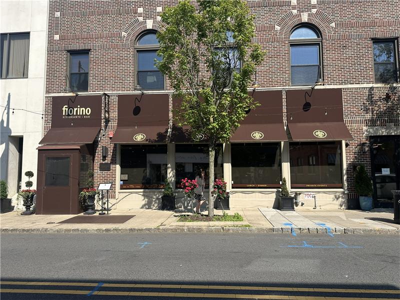 Commercial awning and shade installation by SV Design, portfolio image 32