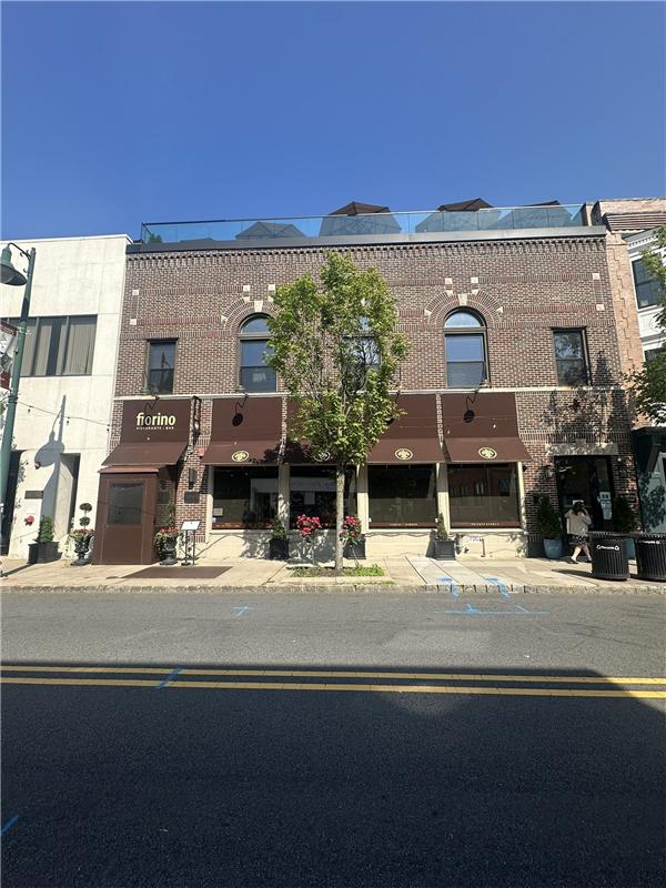 Commercial awning and shade installation by SV Design, portfolio image 33