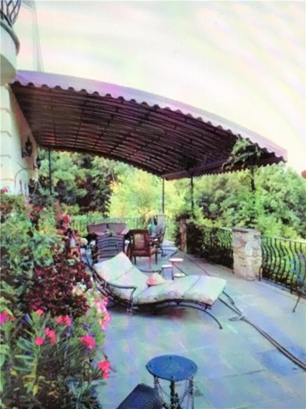Residential awning and shade installation by SV Design, portfolio image 1